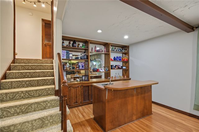 16 W Cardinal Court, Rogers, AR 72756