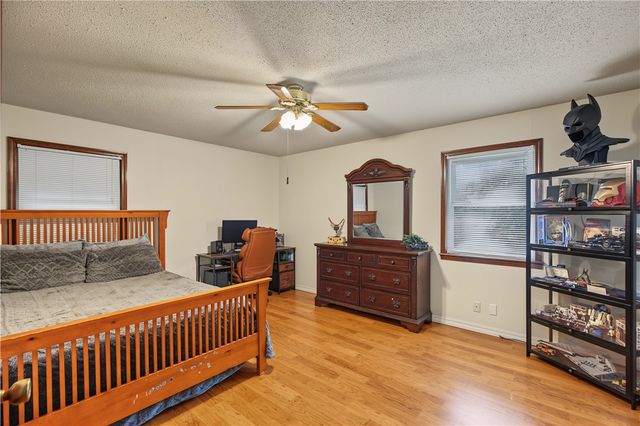 16 W Cardinal Court, Rogers, AR 72756