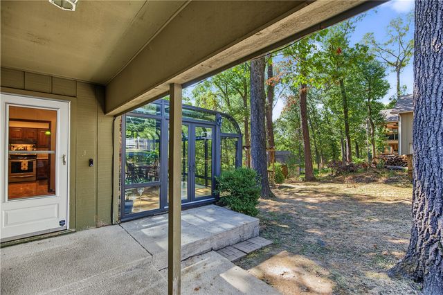 16 W Cardinal Court, Rogers, AR 72756