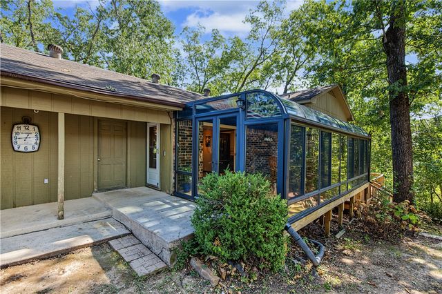 16 W Cardinal Court, Rogers, AR 72756