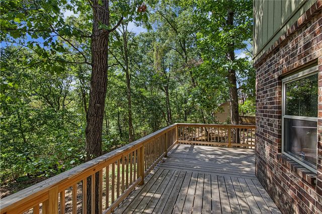 16 W Cardinal Court, Rogers, AR 72756