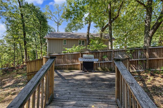 16 W Cardinal Court, Rogers, AR 72756