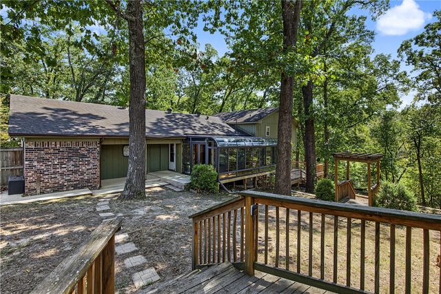 16 W Cardinal Court, Rogers, AR 72756
