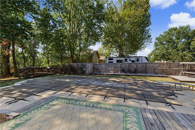 16 W Cardinal Court, Rogers, AR 72756