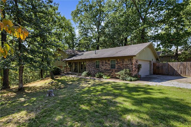 16 W Cardinal Court, Rogers, AR 72756