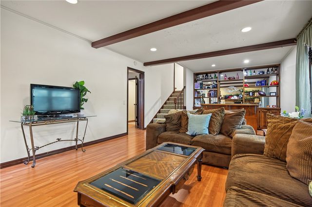 16 W Cardinal Court, Rogers, AR 72756