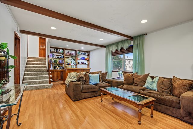 16 W Cardinal Court, Rogers, AR 72756