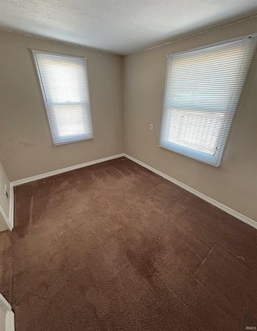 332 N Cavins Street, Bloomfield, IN 47424