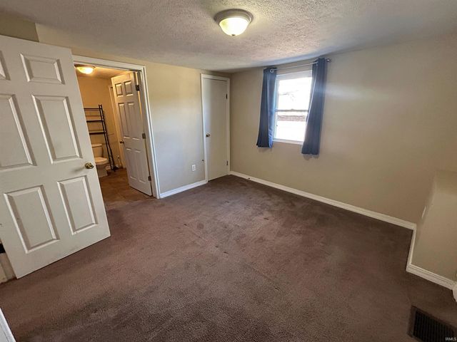 332 N Cavins Street, Bloomfield, IN 47424