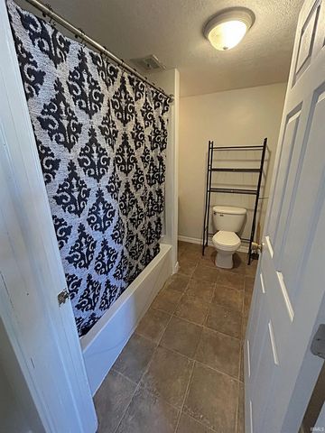 332 N Cavins Street, Bloomfield, IN 47424