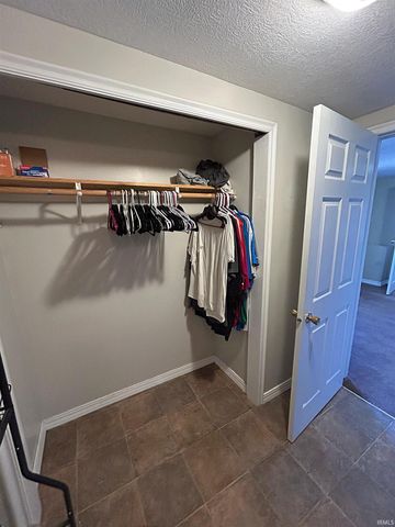 332 N Cavins Street, Bloomfield, IN 47424