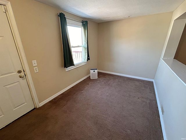 332 N Cavins Street, Bloomfield, IN 47424