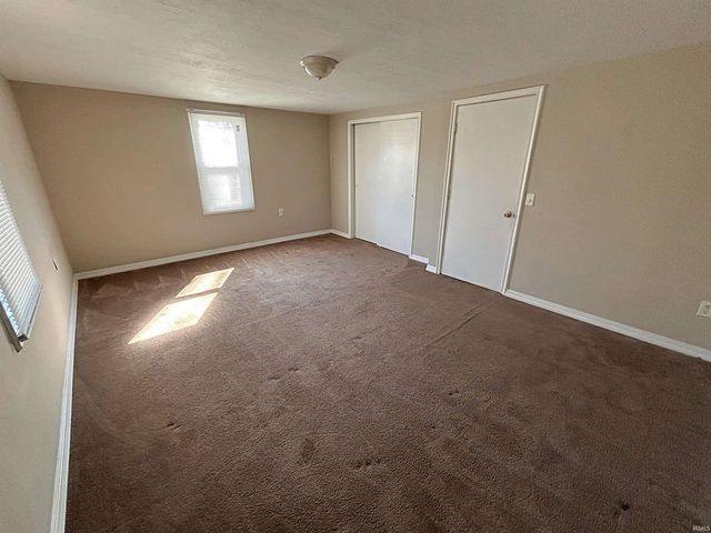 332 N Cavins Street, Bloomfield, IN 47424