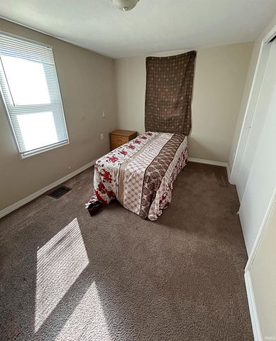 332 N Cavins Street, Bloomfield, IN 47424