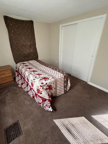 332 N Cavins Street, Bloomfield, IN 47424