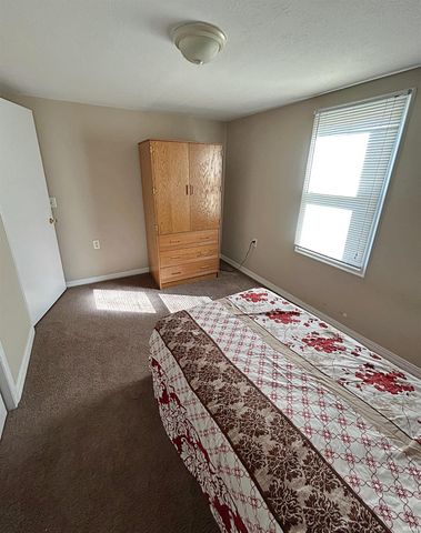 332 N Cavins Street, Bloomfield, IN 47424