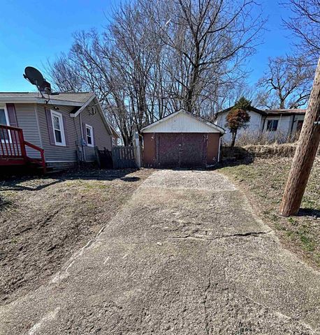 332 N Cavins Street, Bloomfield, IN 47424