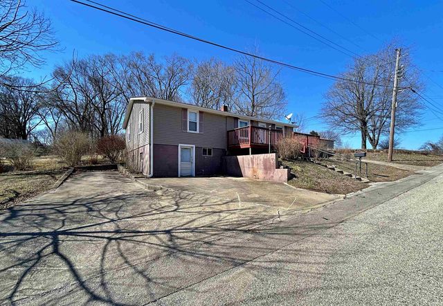 332 N Cavins Street, Bloomfield, IN 47424