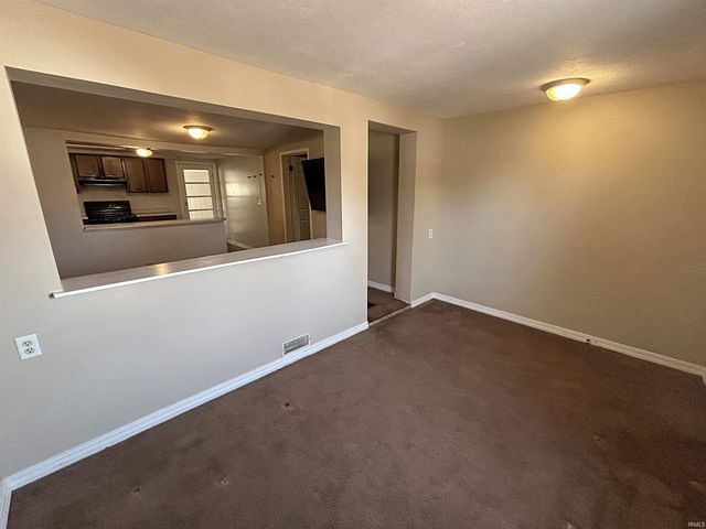 332 N Cavins Street, Bloomfield, IN 47424