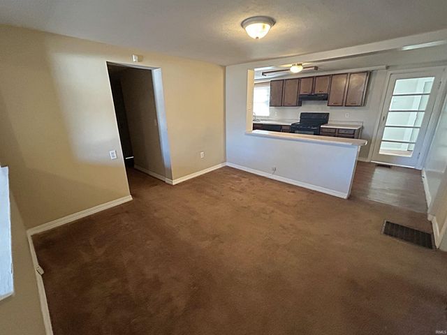 332 N Cavins Street, Bloomfield, IN 47424