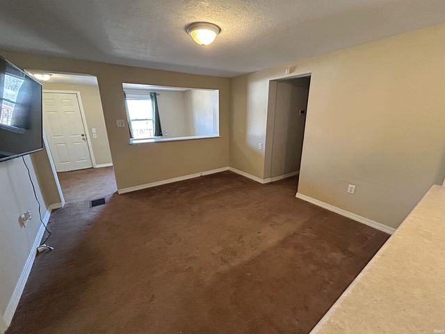 332 N Cavins Street, Bloomfield, IN 47424