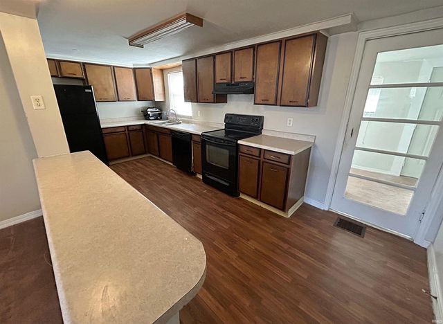 332 N Cavins Street, Bloomfield, IN 47424