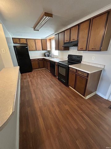 332 N Cavins Street, Bloomfield, IN 47424