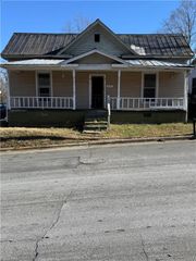 319 N Washington Avenue, Reidsville, NC 27320