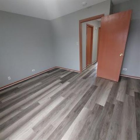 363 Meadow Green Lane 363, Round Lake Beach, IL 60073