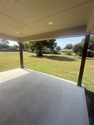 204 Ella Street, Whitesboro, TX 76273