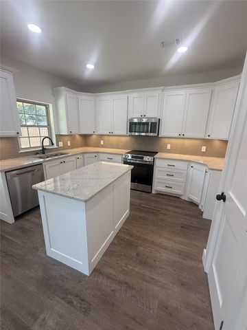 204 Ella Street, Whitesboro, TX 76273