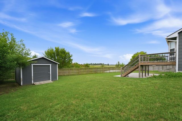 715 E Rolling View Dr, Park City, KS 67147