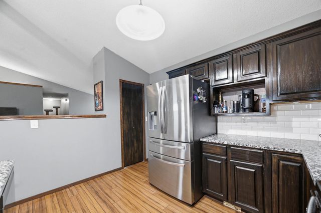 715 E Rolling View Dr, Park City, KS 67147
