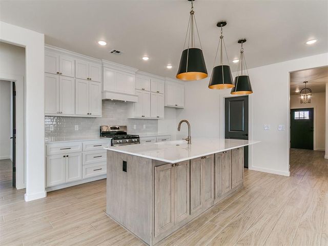 7701 Three Woods Lane, Yukon, OK 73099