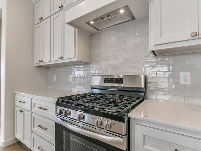 7701 Three Woods Lane, Yukon, OK 73099