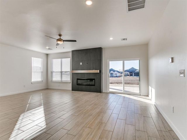 7701 Three Woods Lane, Yukon, OK 73099