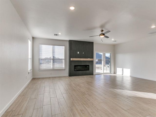 7701 Three Woods Lane, Yukon, OK 73099
