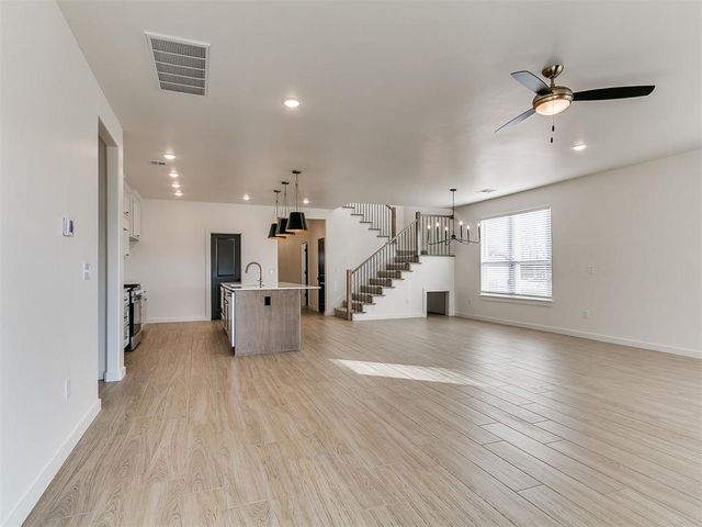 7701 Three Woods Lane, Yukon, OK 73099