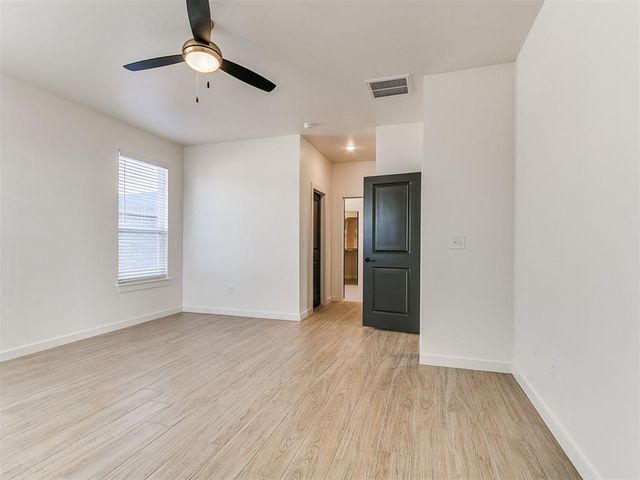 7701 Three Woods Lane, Yukon, OK 73099