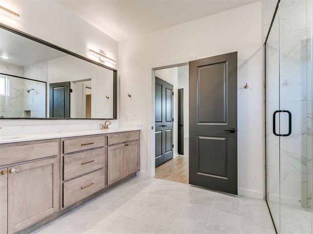 7701 Three Woods Lane, Yukon, OK 73099