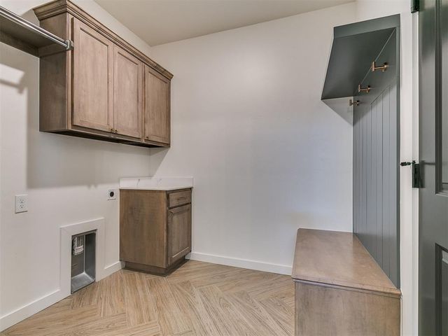 7701 Three Woods Lane, Yukon, OK 73099