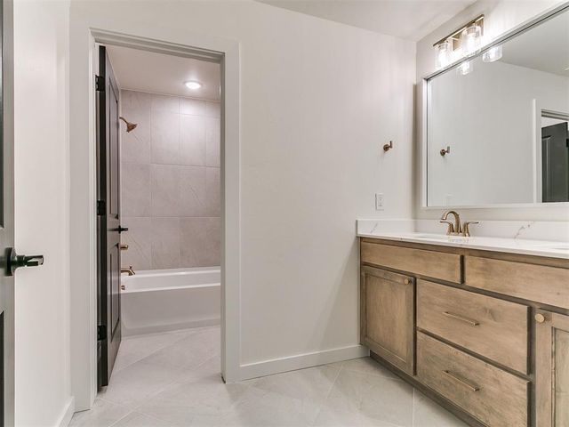 7701 Three Woods Lane, Yukon, OK 73099