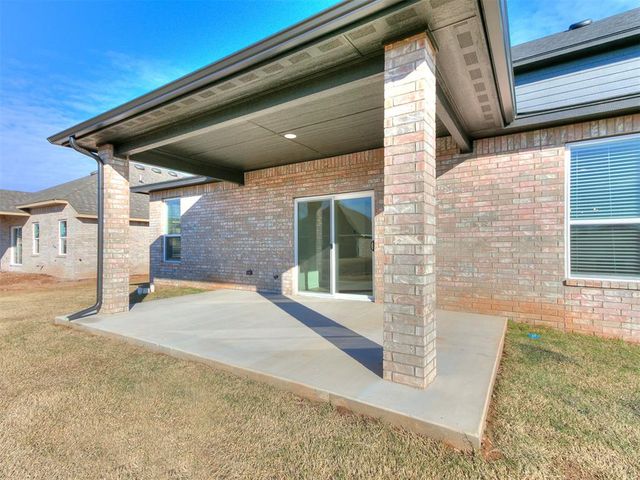7701 Three Woods Lane, Yukon, OK 73099