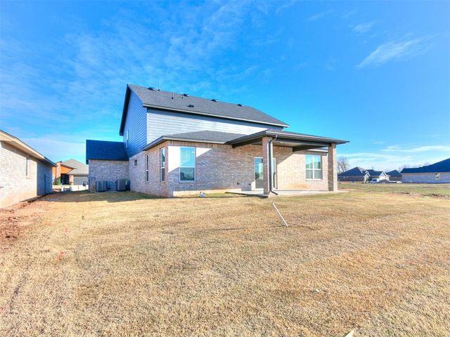7701 Three Woods Lane, Yukon, OK 73099