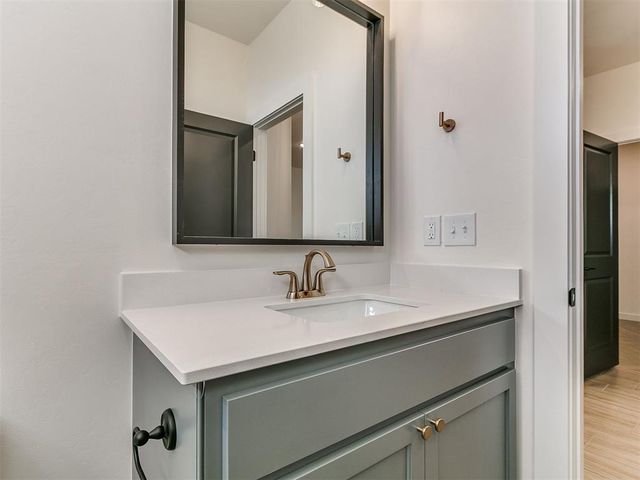 7701 Three Woods Lane, Yukon, OK 73099