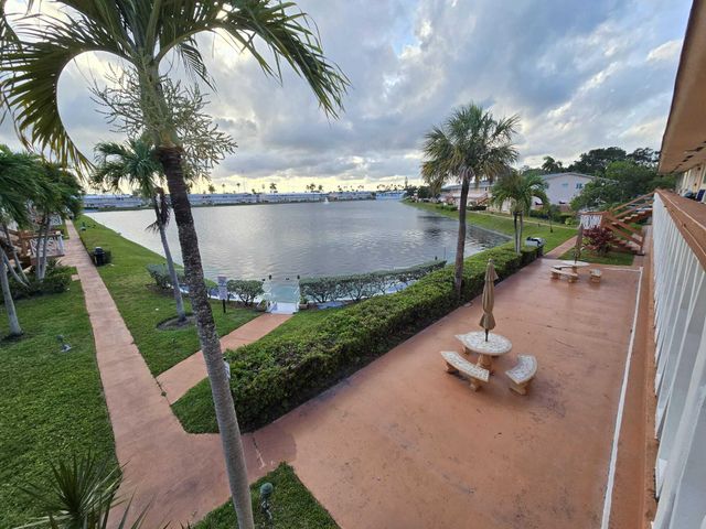 1000 SW 10th Avenue SW 19p, Hallandale Beach, FL 33009