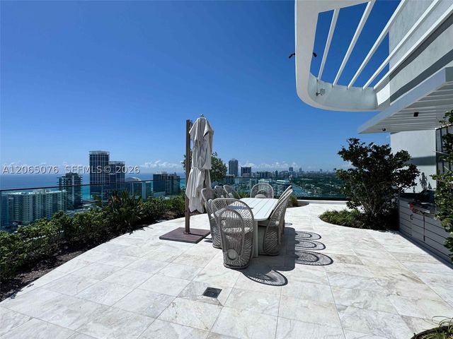 580 72nd St 808, Miami Beach, FL 33141