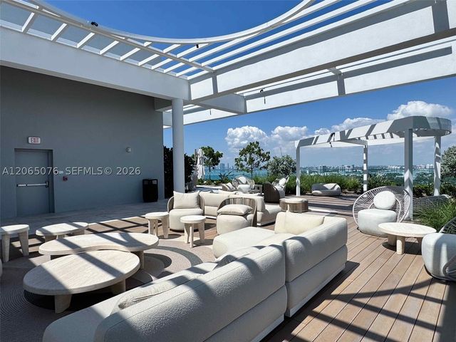580 72nd St 808, Miami Beach, FL 33141