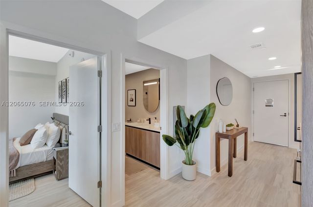 580 72nd St 808, Miami Beach, FL 33141