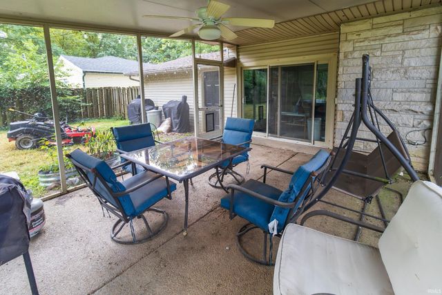 6066 Indian Drive, Newburgh, IN 47630